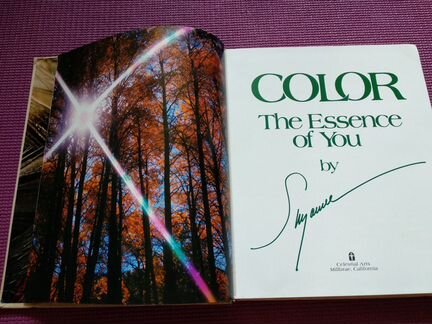Книга Color: the essence of you. Suzanne Caygill