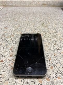Телефон iPhone