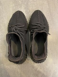 Черные кроссовки yeezy