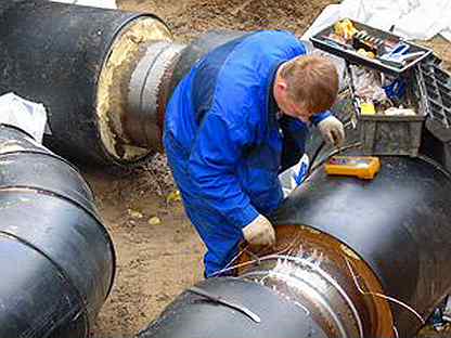 Скорлупа 159-40-ппу. Монтаж трубы ппу изоляции. Трубопровод в ппу изоляции для тепловых сетей. Труба пнд 75 ппу изоляции. Монтаж трубы ппу изоляции.