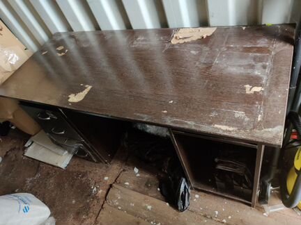 Компьютерный стол сильно б/у