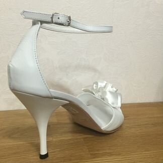 Nila&Nila р38-40 новые белые босоножки 808