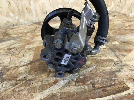 Гур Toyota Avensis 2003-2009