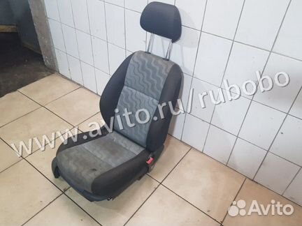 Сиденье правое переднее Skoda Fabia 2 BBM 2009