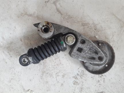 Натяжитель ремня Audi A4 A5 A6 A7 A8 Q7 079903133A