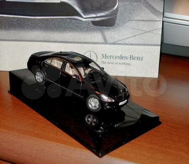 Mercedes-Benz S-Class (W221) (Autoart) Black