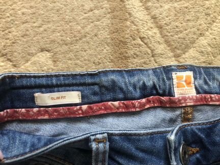 Джинсы Hugo Boss