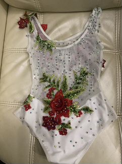 Продаю купальник для художественной гимнастики раз