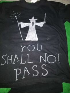 Футболка светящаяся в темноте