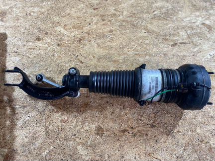 Пневмостойка Audi A8 D4/4H 2012г