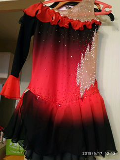 Костюм для фигурного катания