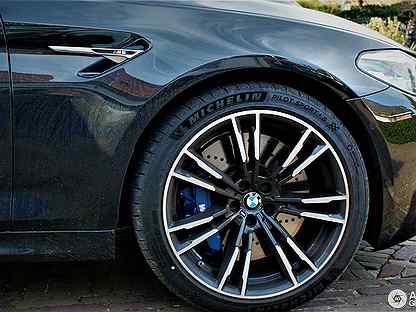 Шины bmw m5. BMW g30 колеса r19. Колеса BMW g30 m5. Колеса BMW f90 r19. 633 Стиль БМВ.