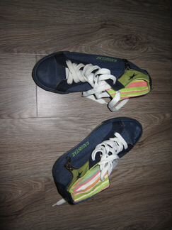 Новые яркие кеды