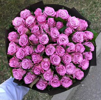 Букет сиреневых роз