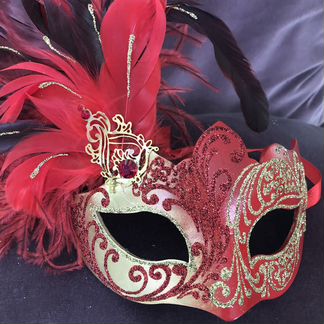 Маска венецианская маскарадная с перьями