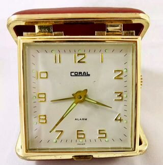 Часы красная кожа винтаж 50-е Япония будильник