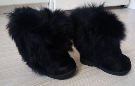 Меховые зимние детские сапоги