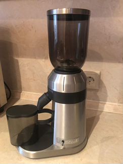 Кофемолка Bork модель 9015SI