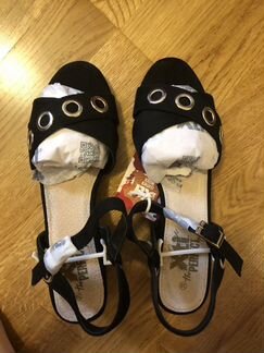 Босоножки, новые