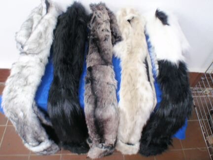 Молодежная шапка-шарф из искусственного меха