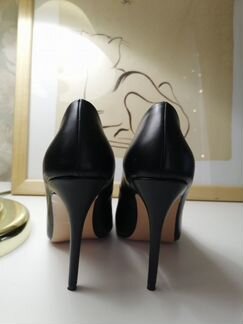 Черные кож.туфли на шпильке. Размер 34,5