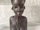 Старинная статуэтка африканской девушки из дерева