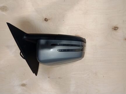 Правое зеркало на Mercedes-Benz W212 E212