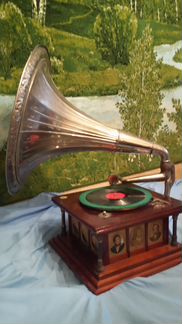 Продам Старинный раритетный Граммофон-1904г