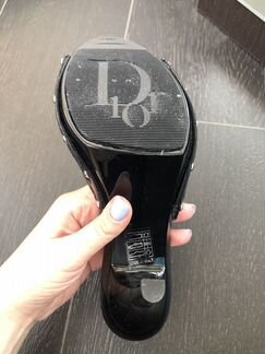 Лаковые черные туфли Dior