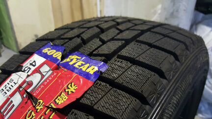 225 45 18 Ice Navi 6 Goodyear новая