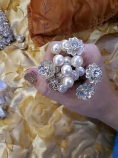 Шпильки с цветами и жемчужинами