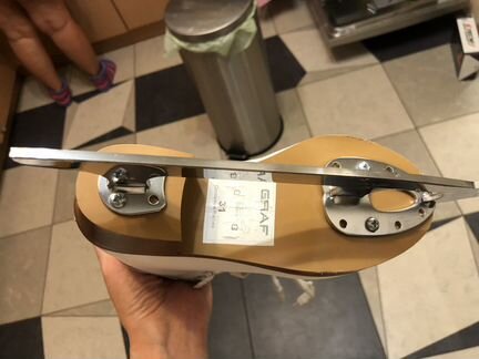 Фигурные коньки graf