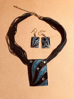 Колье и серьги