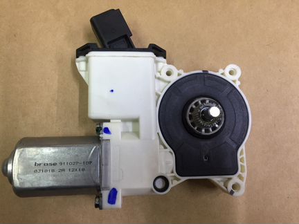 Мотор стеклоподъемника Ford AE9Z7823394A / 5329628